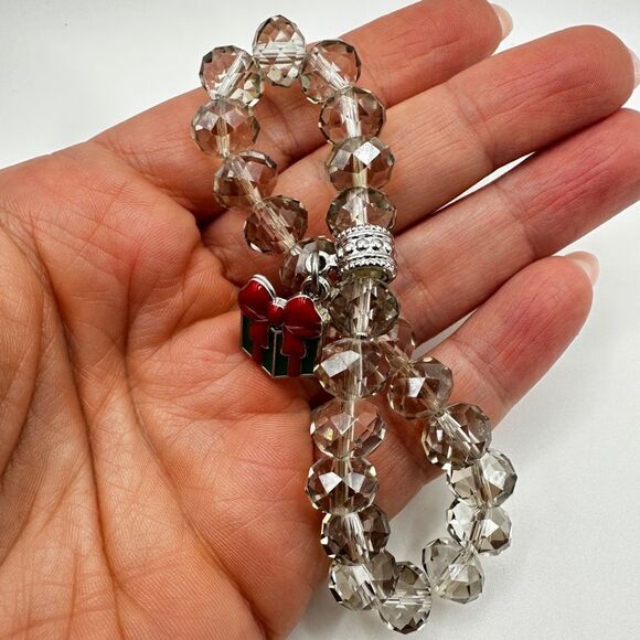 Light gray faceted crystal glass beaded bracelet with gift charm! - Picture 4 of 6
